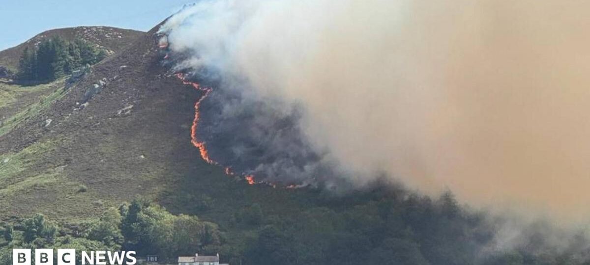 Wildfire expected to spread due to heatwave as 36 homes evacuated