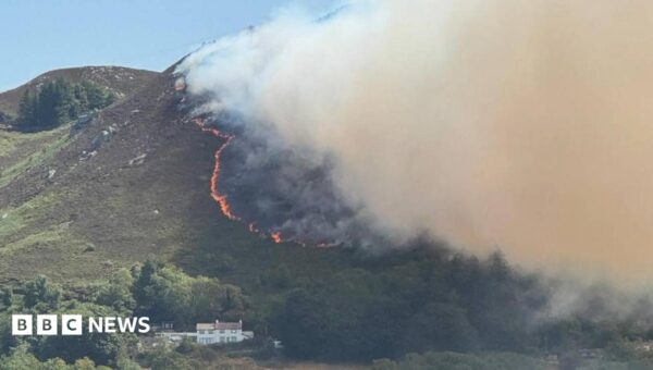 Wildfire expected to spread due to heatwave as 36 homes evacuated