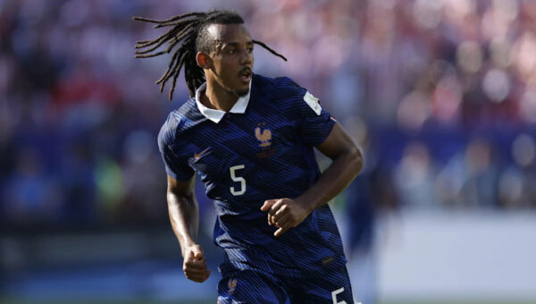 Bayern Munich News: Jules Koundé on radar of FC Bayern; FC Barcelona eyeing Manchester United’s Benjamin Šeško; and MORE!