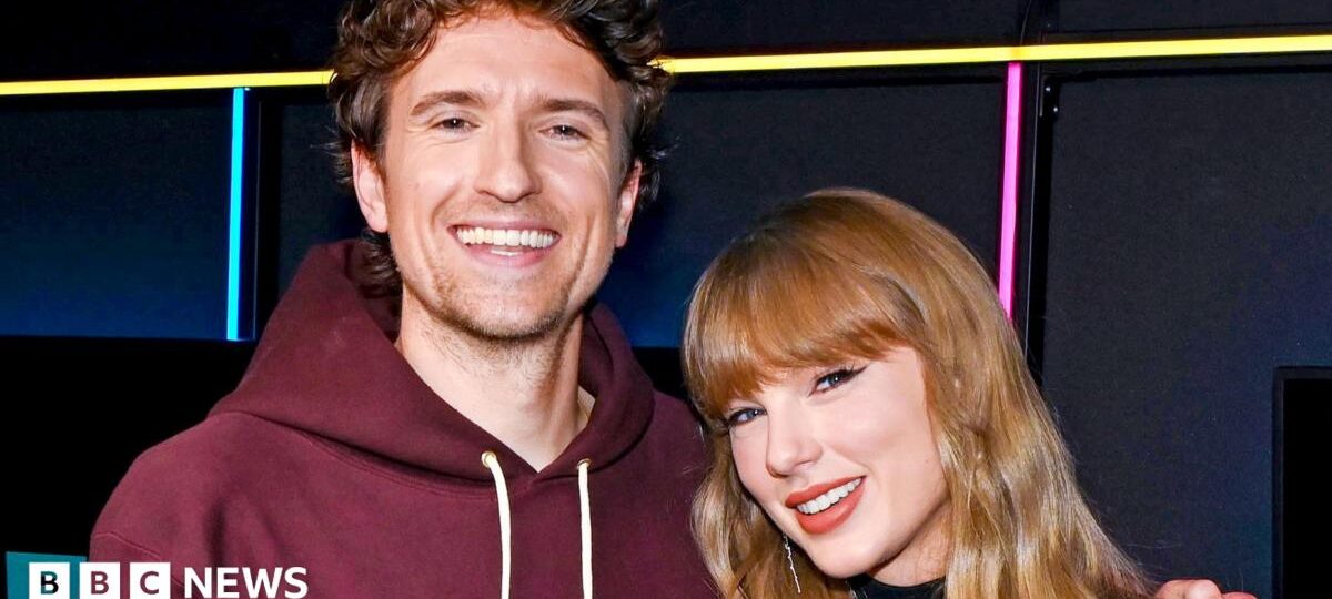 Multiple cakes and stolen keepsakes: Greg James spills the tea on Taylor Swift's wedding
