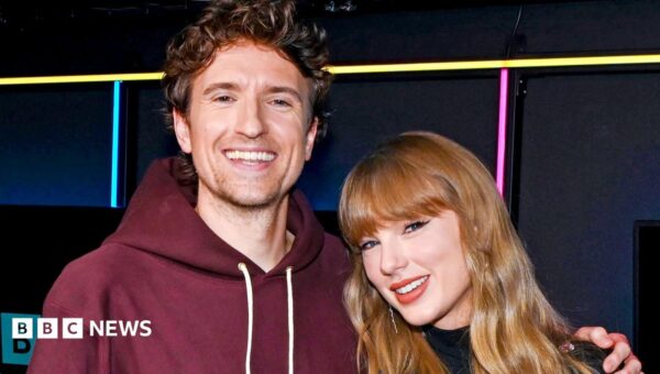 Multiple cakes and stolen keepsakes: Greg James spills the tea on Taylor Swift’s wedding