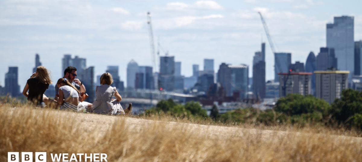 Amber heat health alerts to come into force as heatwave reaches 35C peak
