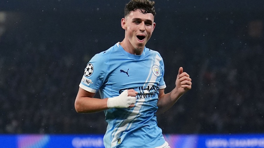 Manchester City forward Phil Foden thanks fans for support after signing new contract (Video)