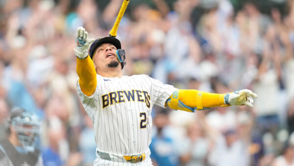 Contreras walks off Marlins as Brewers secure the sweep