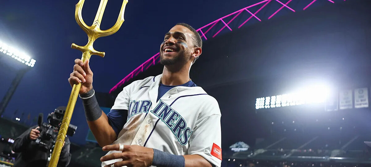 Mariners rack up eight runs without a homer, defeat Angels 8-3