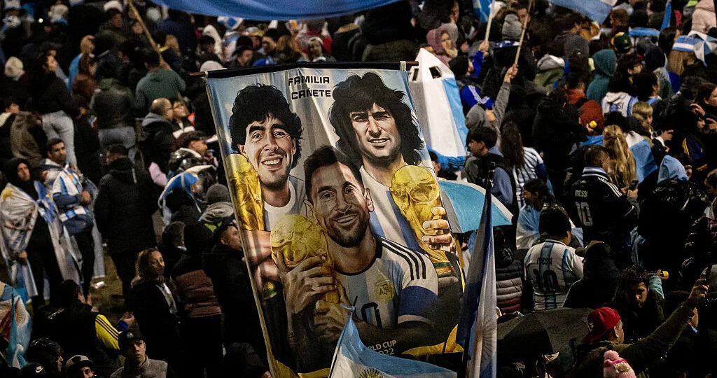 Cruel joke! Pilot briefly makes Argentina fans world champions