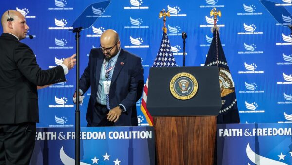 White House teleprompter operator on unpaid leave after reports he made more than $100k betting on Trump’s speeches