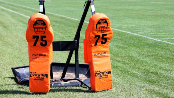Cleveland Browns: Should they take a chance on this massive OT?