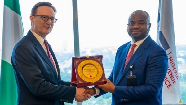 Outgoing British High Commissioner Praises Tinubu’s Economic Reforms