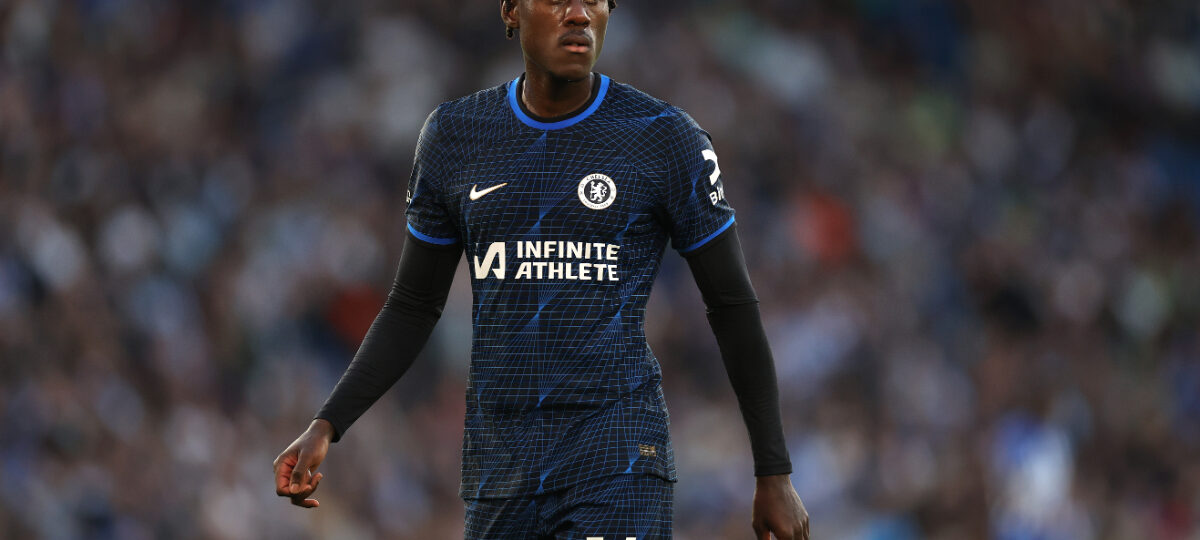 Chelsea could swap defenders with Premier League rivals claims tabloid