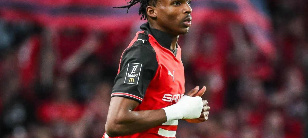 ‘He’s up there with the best centre-backs in the world’- Jeremy Jacquet on playing alongside Virgil Van Dijk