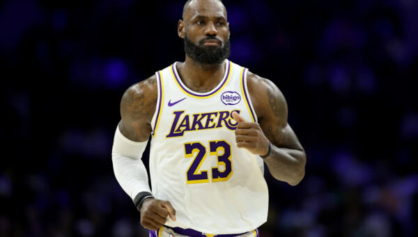 LeBron James reportedly taking 76ers' pitch 'really seriously'; Bob Myers says Philly gives him 'best chance to win'