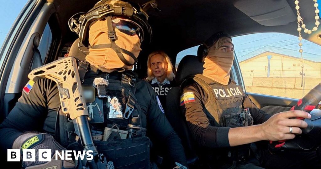 Confronting gang members at the heart of Ecuador’s drug battle