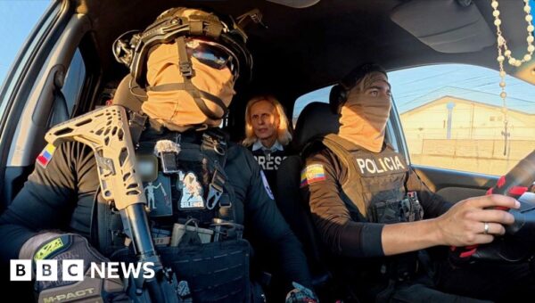 Confronting gang members at the heart of Ecuador’s drug battle