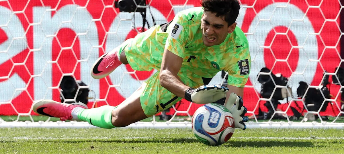 ‘Amazing’ Yassine Bounou draws praise despite Morocco’s loss to France