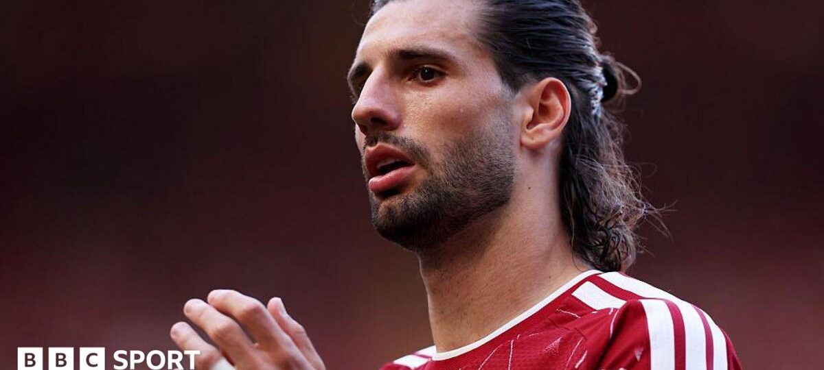 Liverpool midfielder Szoboszlai signs new five-year deal