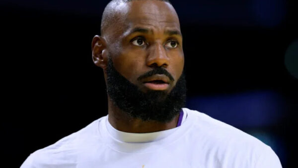 'Thrilled' 76ers sign James with eyes on NBA title run