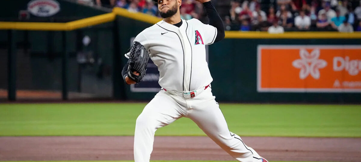 Brewers at Diamondbacks live updates. Tawa up, Groover out