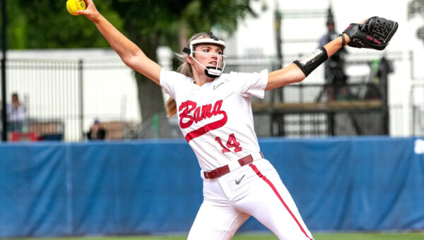 Former Alabama softball pitcher receives top AUSL season award