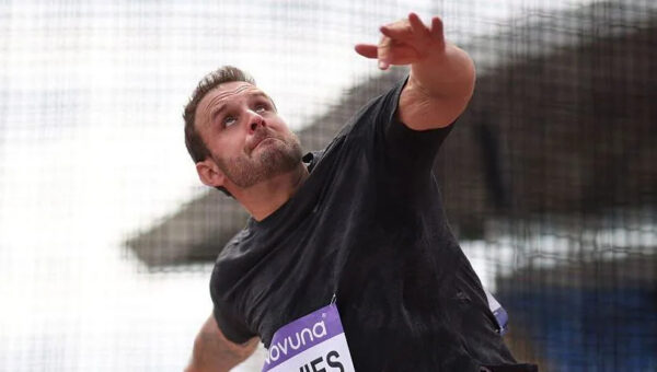 Davies wins gold for Team Wales in Glasgow