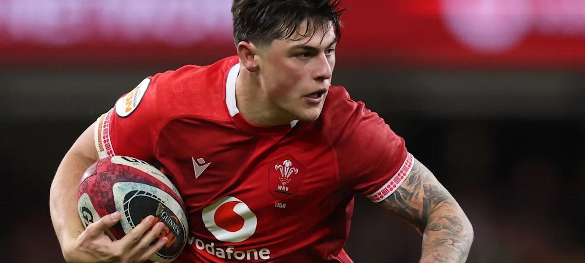 Rees-Zammit reverts to Wales wing for Fiji test