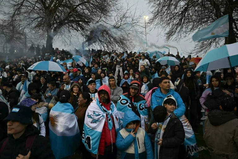 Thousands welcome home Argentina squad, without Messi, despite World Cup loss
