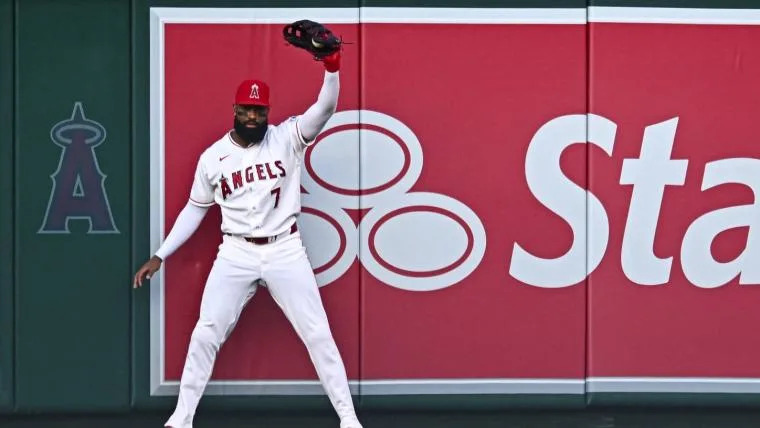 Phillies and Blue Jays expected to fight for recent 37 home run slugger