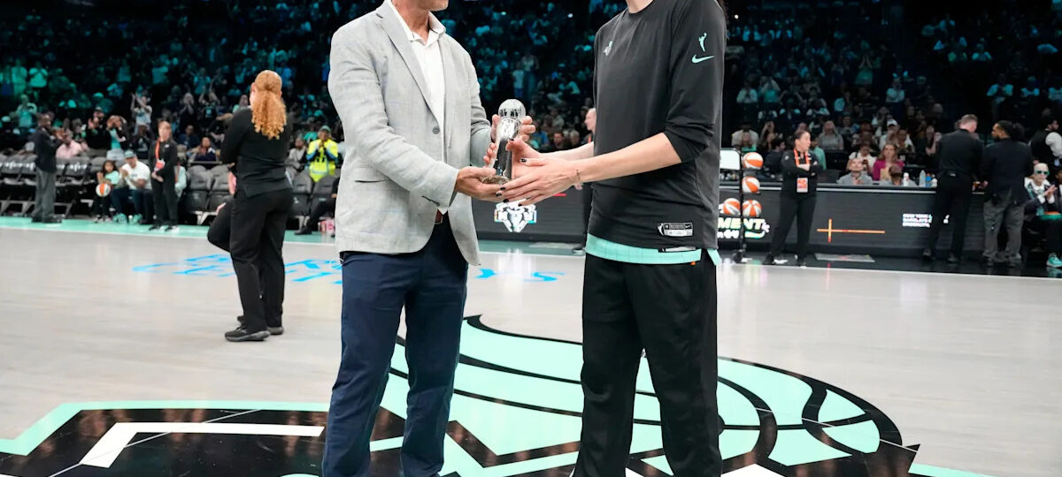 AP honors Breanna Stewart as one of the top women’s college players during the Top 25 poll era