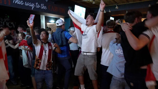 Hundreds gather in early hours to cheer on England