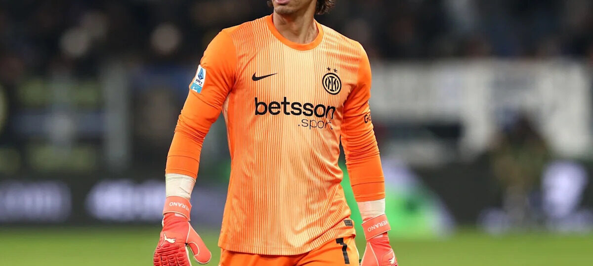 Arsenal target free-agent Sommer to back up Raya