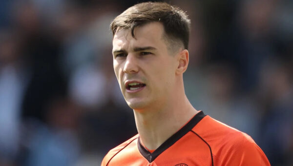 Wigan sign QPR keeper Walsh on season-long loan