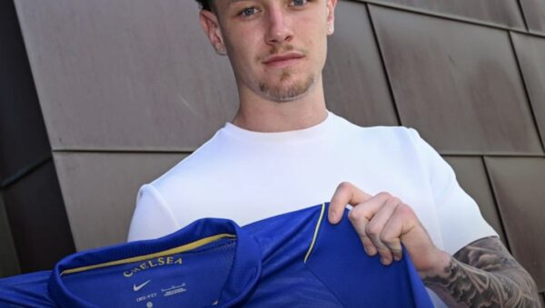 Transfer: Chelsea announce deal for Bettoni