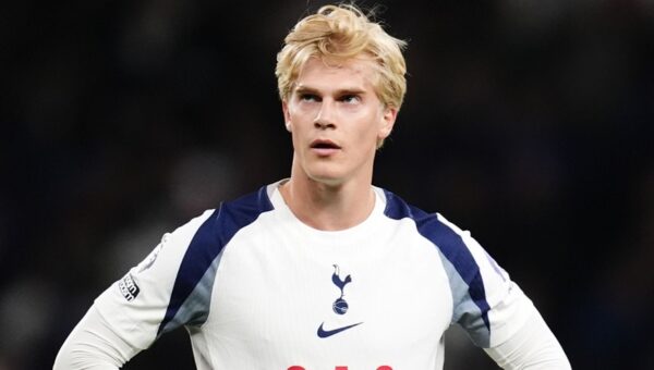 Spurs reject Newcastle offer for Lucas Bergvall
