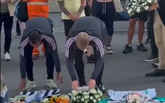Newcastle boss Eddie Howe pays tribute to late Kevin Keegan (Video)