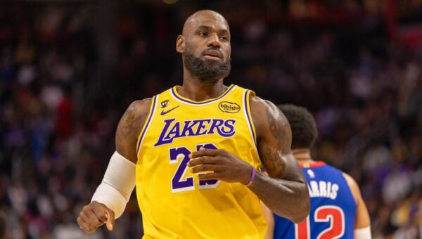 Lakers get stern warning about life after LeBron James