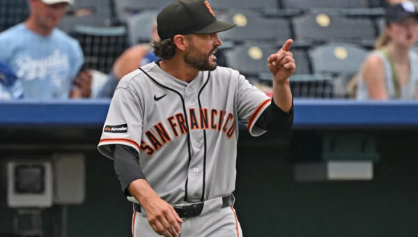 Tony Vitello ejected after controversial call in Giants loss to Royals