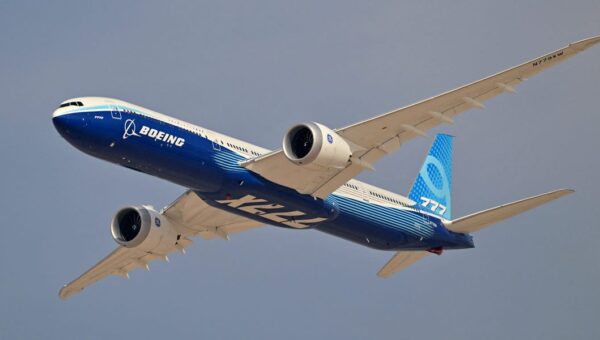 Airlines are still willing to bet on Boeing, and the biggest aviation show of the year proves it
