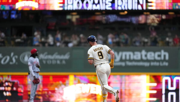 Jake Bauers and Jackson Chourio homer in Brewers’ 7-2 victory over Reds