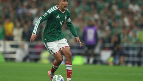 Ajax keen on reuniting with West Ham midfielder amid Real Sociedad interest