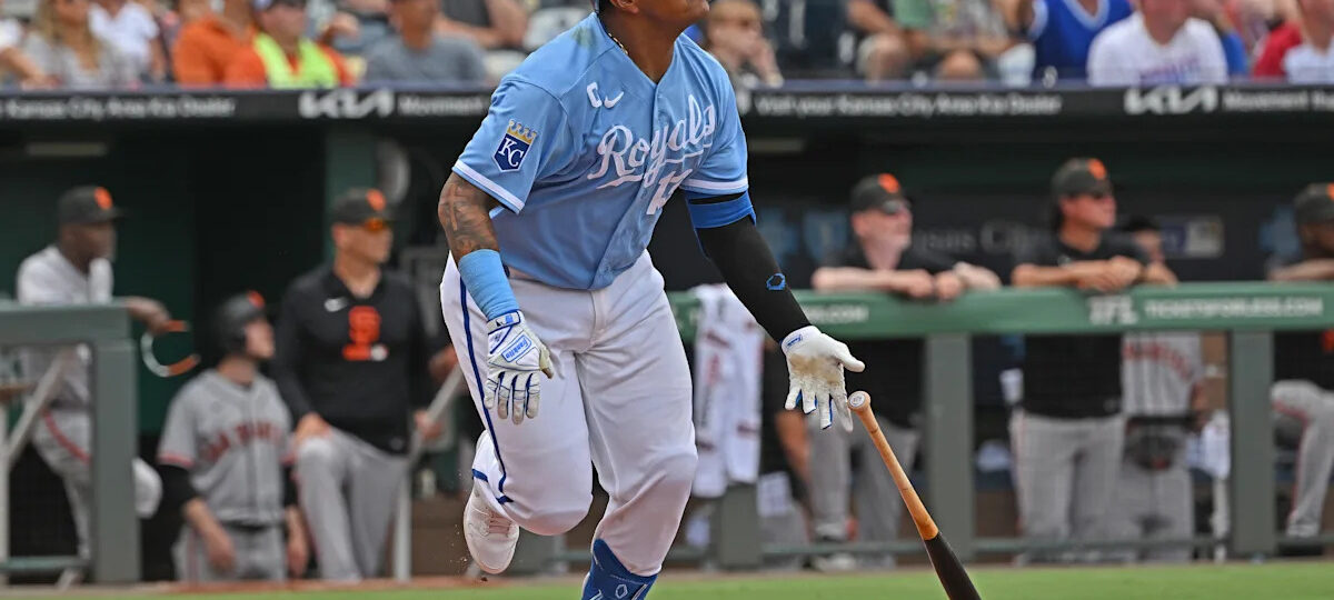 Royals C Salvador Perez urges Kansas City police to release fan who pulled record-tying HR ball from fountain