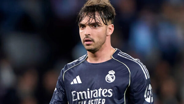 Mourinho informs Real Madrid defender he is not part of his plans