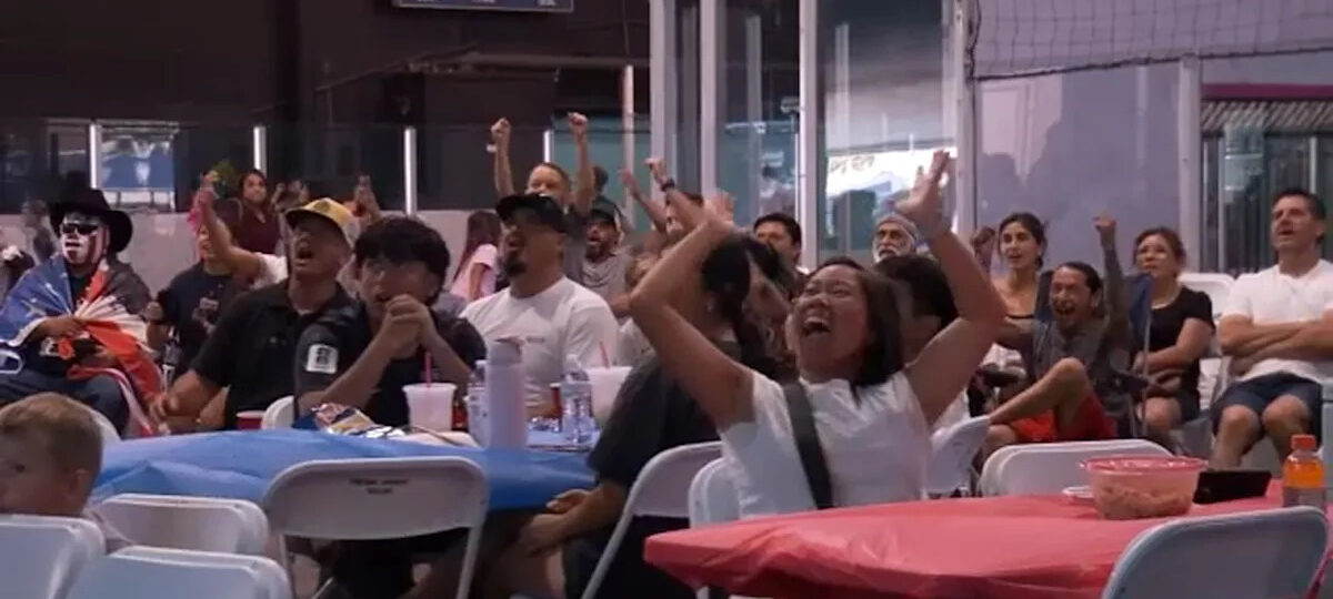 Fans in Fresno celebrate as U.S. advances to World Cup round of 16