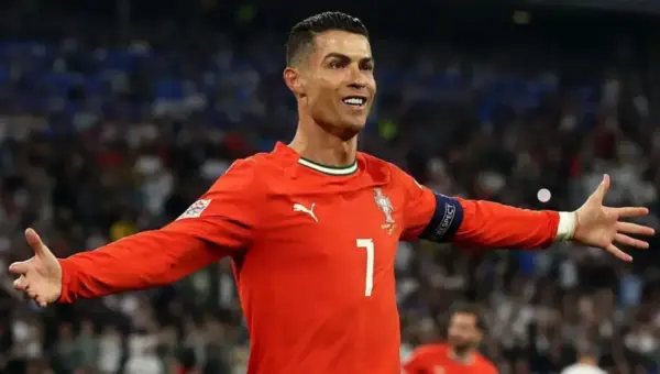 GOAT: Why Ronaldo cannot be included in debate – Troy Deeney