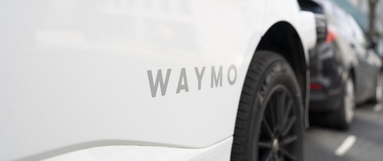 Feds demand autonomous vehicle companies stop interfering with first responders