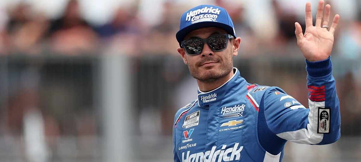 Kyle Larson, NASCAR defending champion, gets stuck in grass at Chicagoland