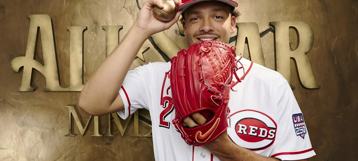 Burns, Reds agree to $105M extension