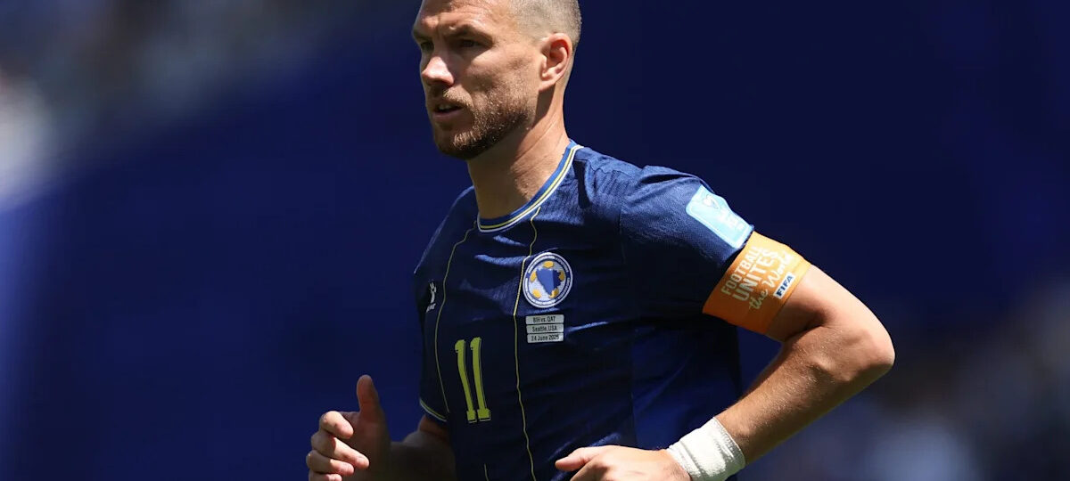 Schalke and Edin Dzeko reach agreement on one-year Bundesliga contract