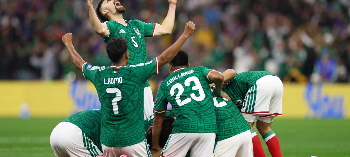 Mexico dominate Ecuador in ominous World Cup display – and England could be next