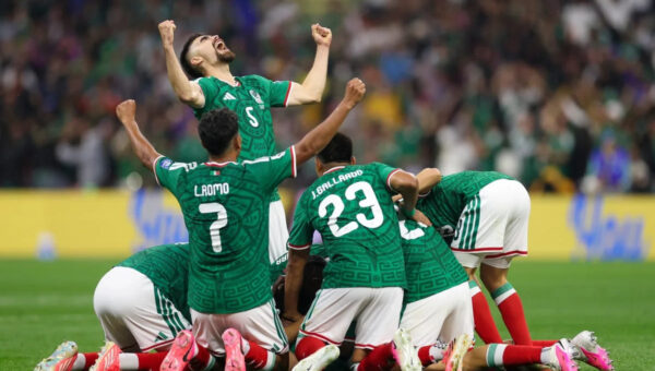 Mexico dominate Ecuador in ominous World Cup display – and England could be next