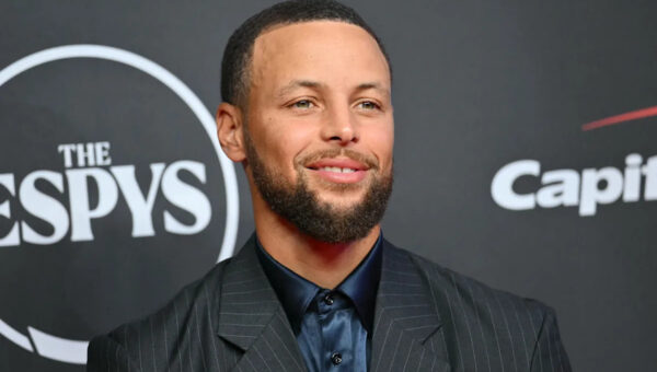 Stephen Curry becomes first current player to receive exhibit at the Naismith Basketball Hall of Fame